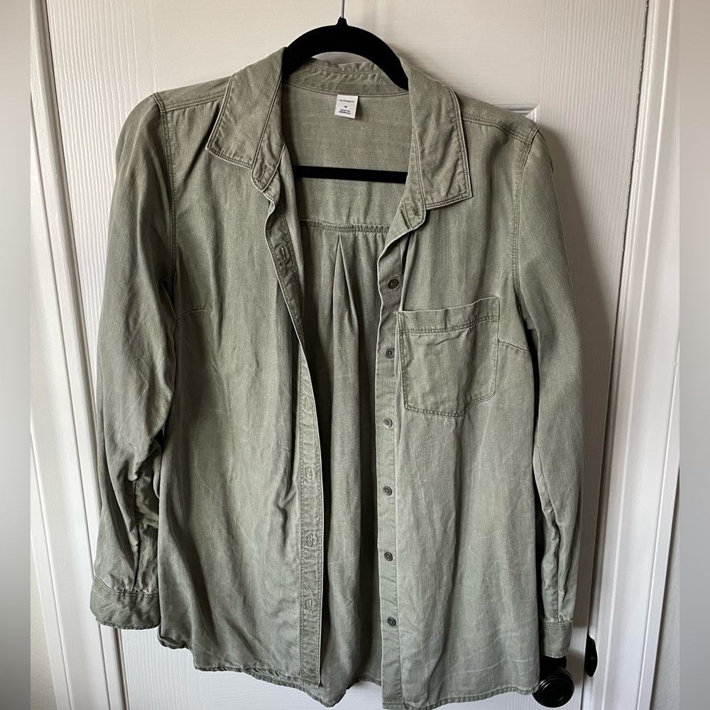 Green button down